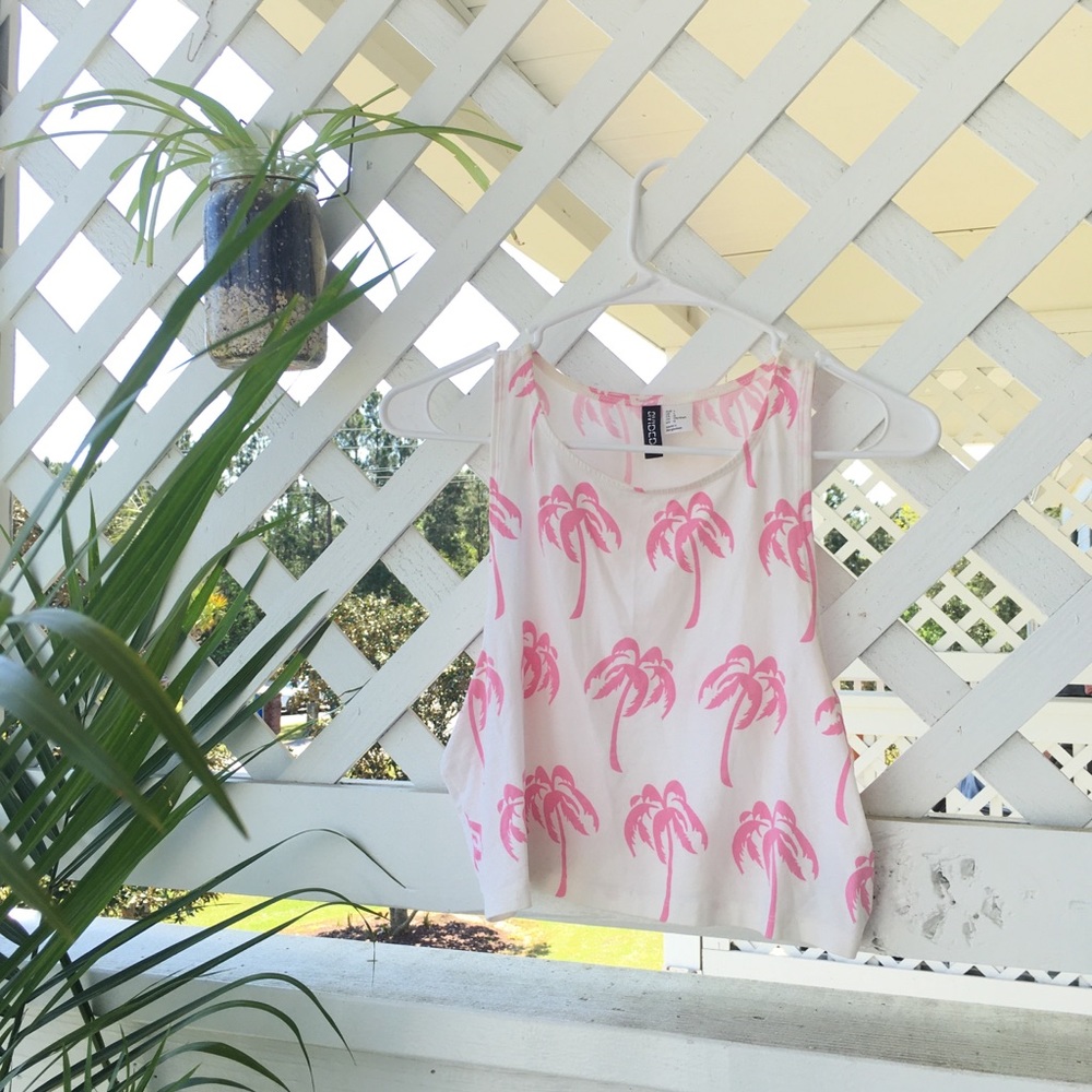 Palm tree crop tank